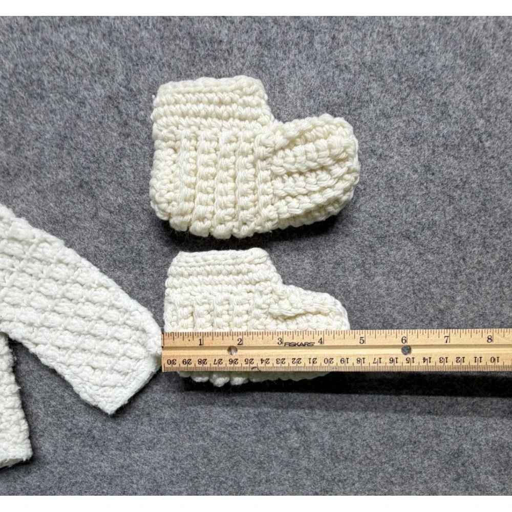 Vintage Handmade Crochet Baby Layette Set White Cardigan Bonnet Booties 0-6M